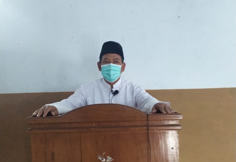 Fathur Rohim Suhadi saat kutbah Jumat di SMK Muhammadiyah 5 Babat
